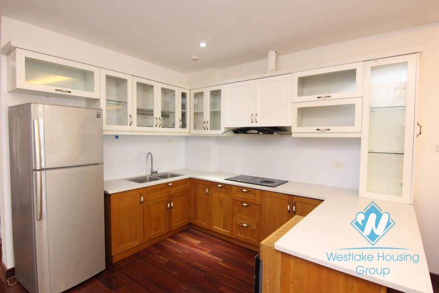 03 bedrooms apartment for rent in Xuan Dieu st, Tay Ho district 